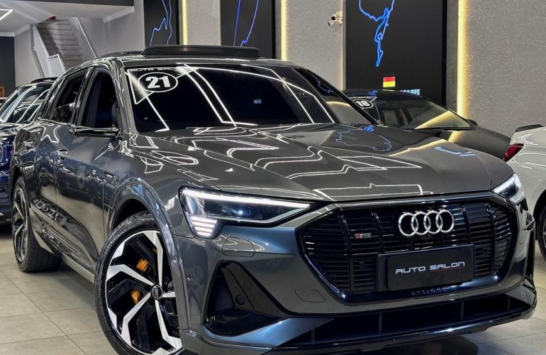 Audi E-tron Performance Black Quattro - Foto #1