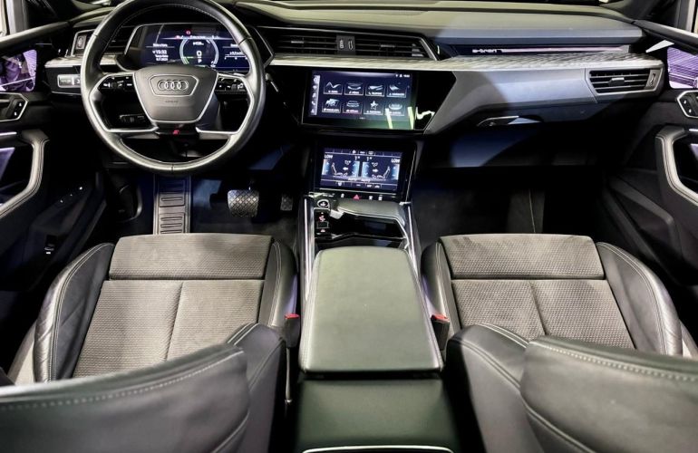 Audi E-tron Performance Black Quattro - Foto #8