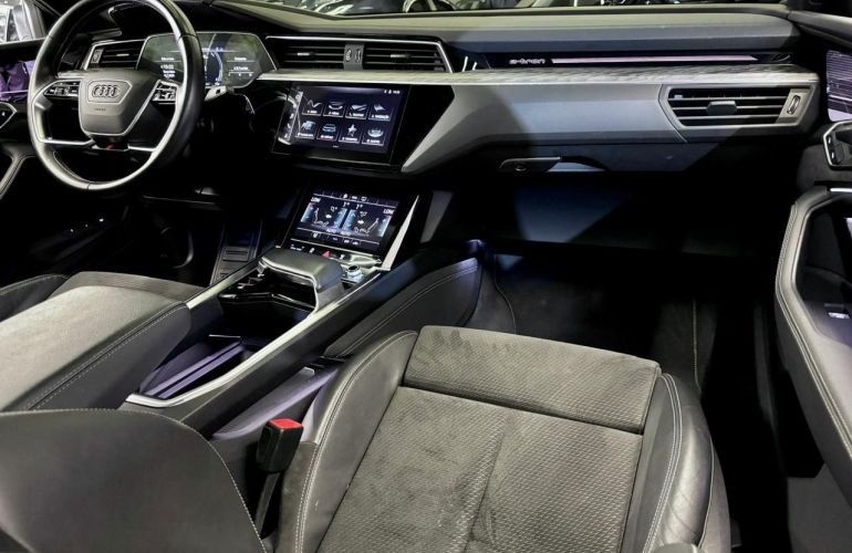 Audi E-tron Performance Black Quattro - Foto #9