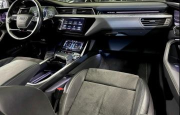Audi E-tron Performance Black Quattro - Foto #9