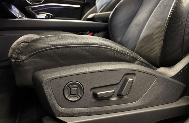 Audi E-tron Performance Black Quattro - Foto #10