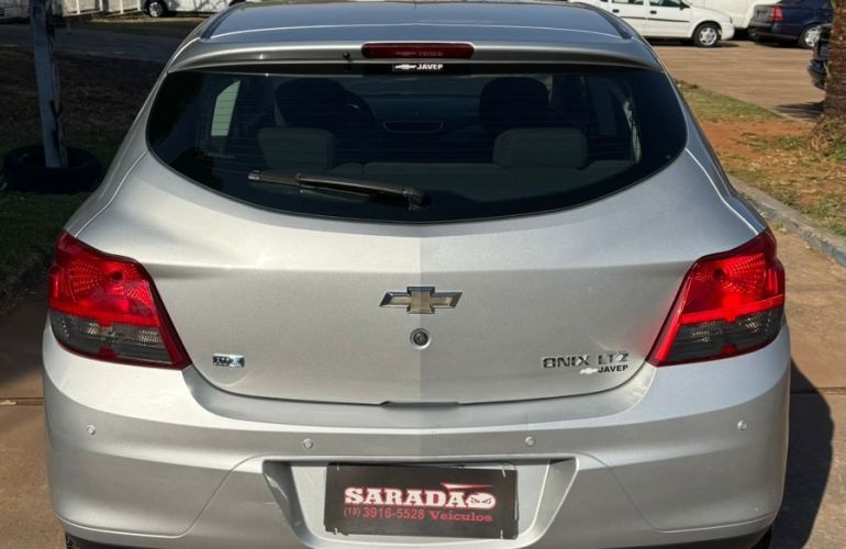 Chevrolet Onix 1.4 MPFi LTZ 8v - Foto #6