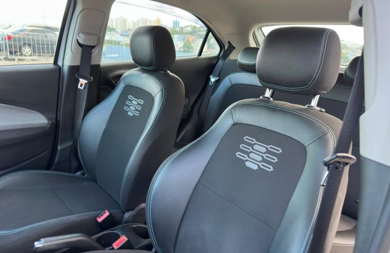 Chevrolet Onix 1.0 MPFi LT 8v - Foto #8