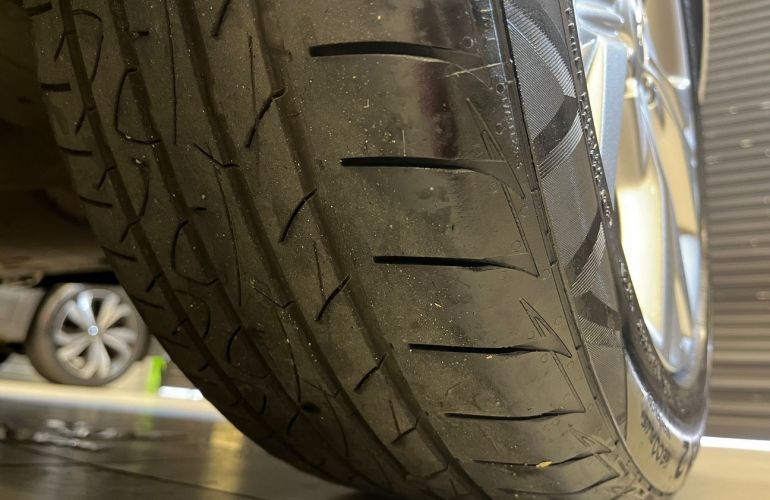 Chevrolet Onix 1.0 Turbo Premier - Foto #7