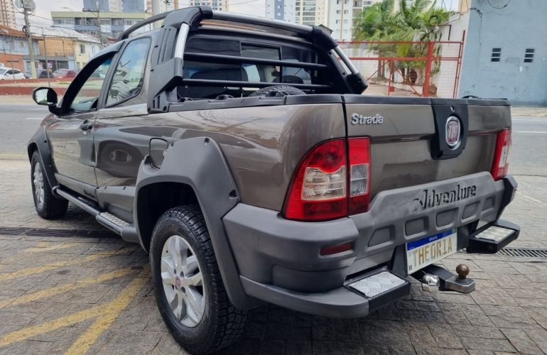 Fiat Strada 1.8 MPi Adventure CD 16v - Foto #5