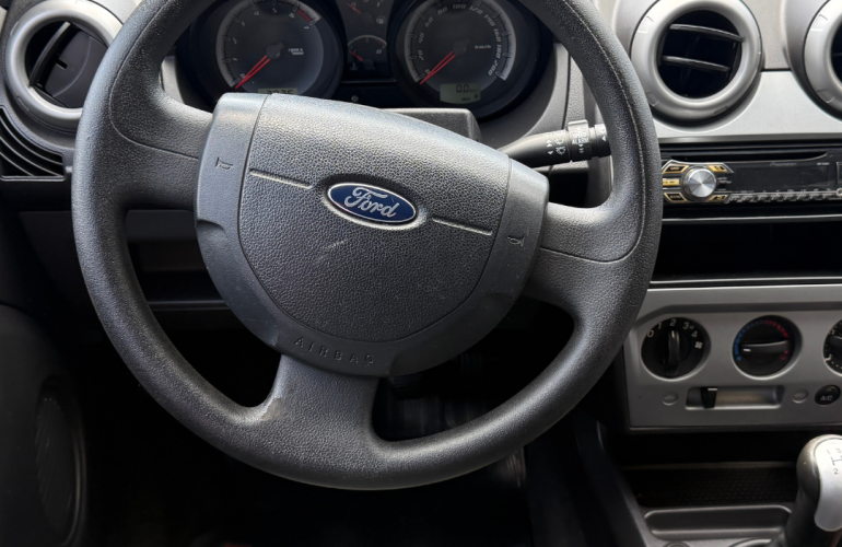 Ford Fiesta Hatch 1.6 (Flex) - Foto #4