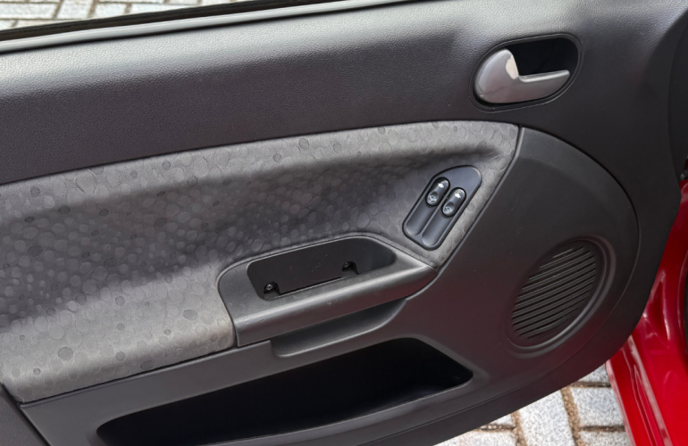 Ford Fiesta Hatch 1.6 (Flex) - Foto #7