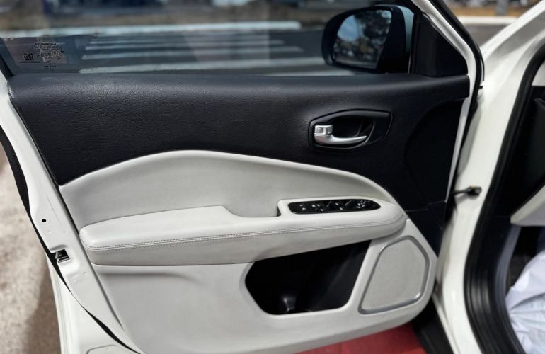 Jeep Compass 2.0 16V Longitude - Foto #9