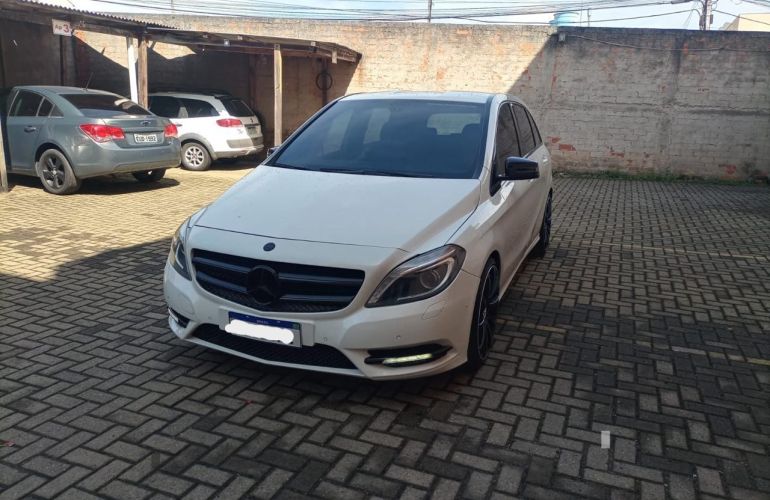 Mercedes-Benz Classe B 200 1.6 Turbo Sport - Foto #1