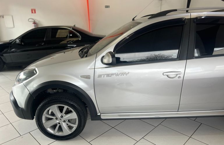 Renault Sandero 1.6 Stepway 16v - Foto #3