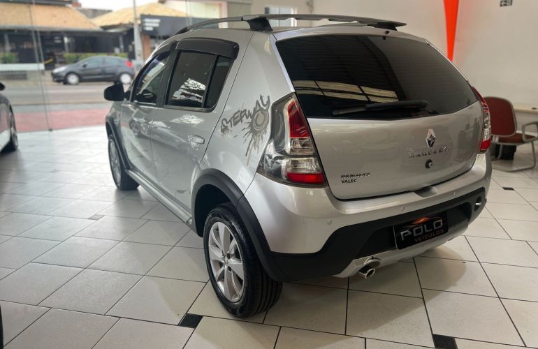 Renault Sandero 1.6 Stepway 16v - Foto #4