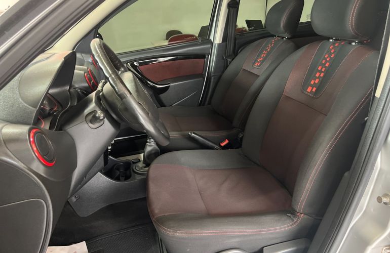 Renault Sandero 1.6 Stepway 16v - Foto #7