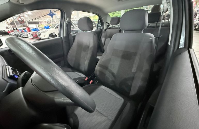 Volkswagen Voyage 1.6 Msi - Foto #6