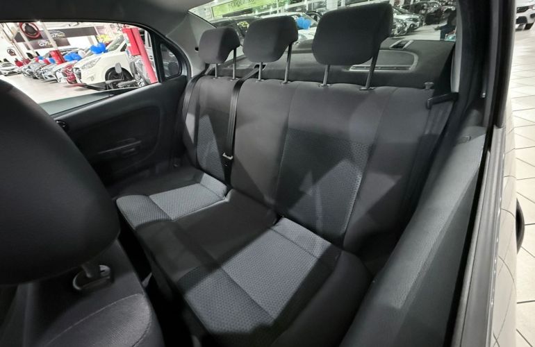 Volkswagen Voyage 1.6 Msi - Foto #7