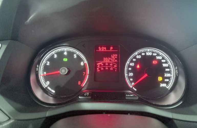 Volkswagen Voyage 1.6 Msi - Foto #10