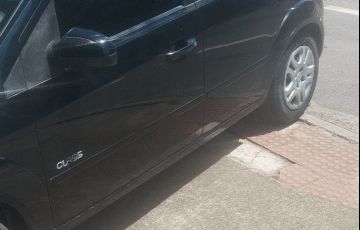 Ford Fiesta Hatch 1.0 (Flex) - Foto #4