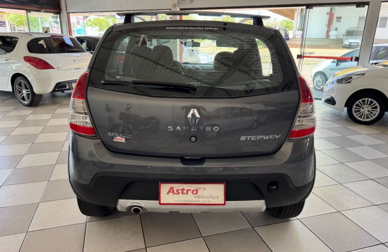 Renault Sandero Stepway 1.6 16V (Flex) - Foto #3