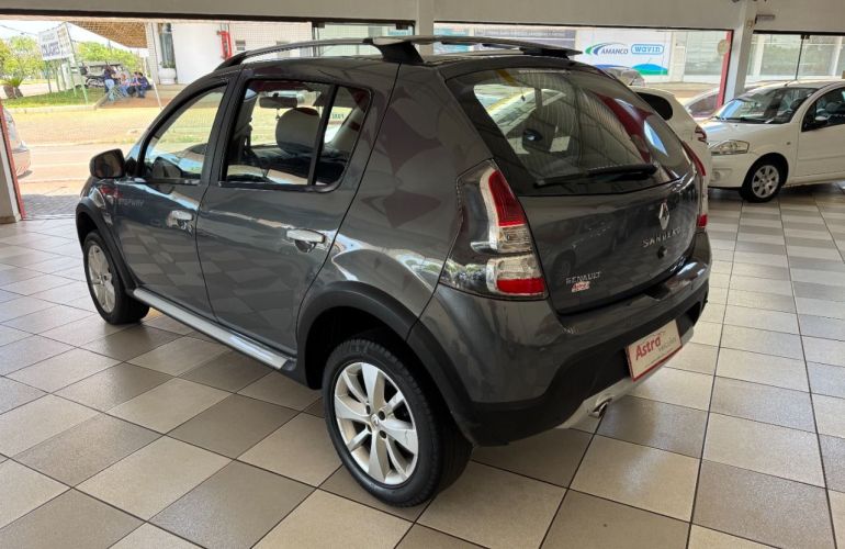 Renault Sandero Stepway 1.6 16V (Flex) - Foto #10