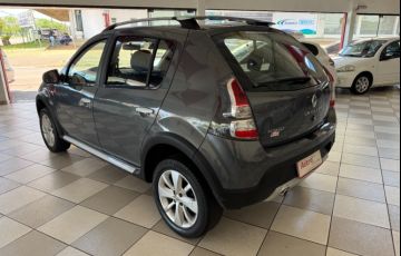 Renault Sandero Stepway 1.6 16V (Flex) - Foto #10