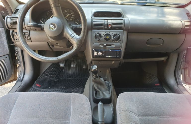 Chevrolet Corsa Sedan GLS 1.6 MPFi 16V - Foto #4