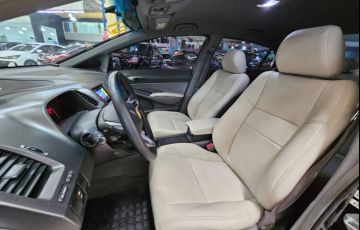 Honda Civic 1.8 LXS 16v - Foto #2