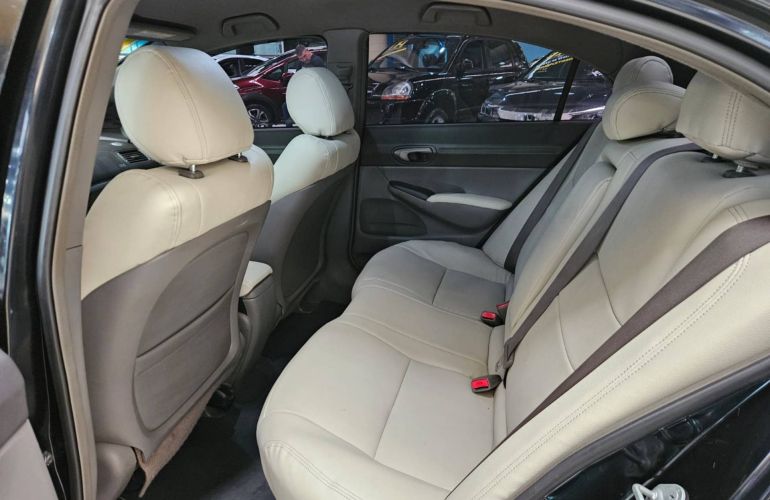 Honda Civic 1.8 LXS 16v - Foto #5