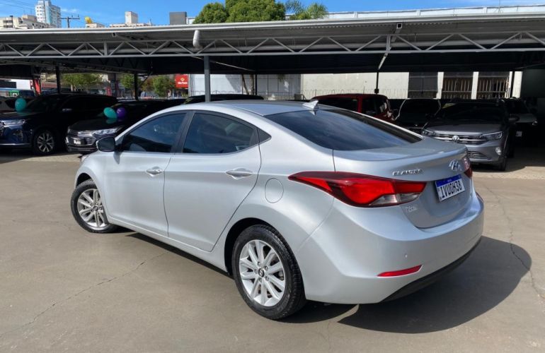 Hyundai Elantra 2.0 GLS (Aut) (Flex) - Foto #2