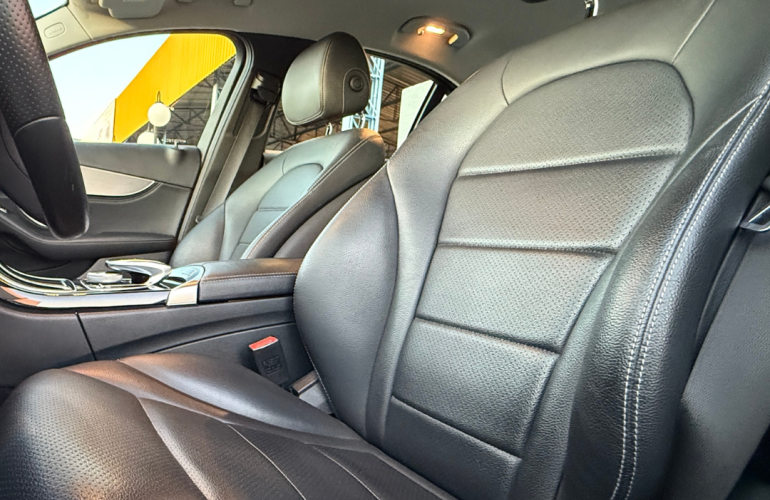 Mercedes-Benz C 180 1.6 CGI Turbo - Foto #4