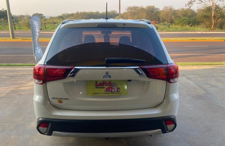 Mitsubishi Outlander 2.0 16V CVT - Foto #9