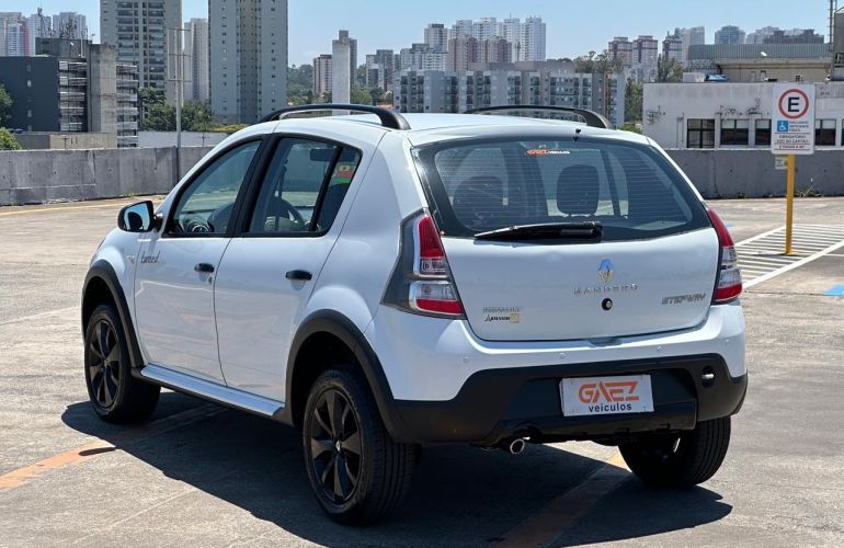 Renault Sandero 1.6 Stepway 8v - Foto #2