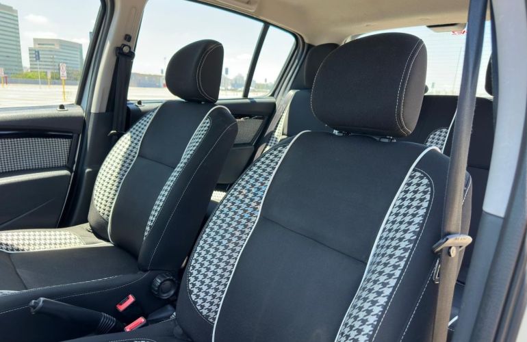 Renault Sandero 1.6 Stepway 8v - Foto #8