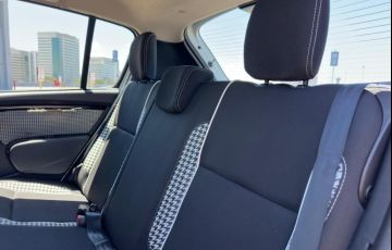 Renault Sandero 1.6 Stepway 8v - Foto #9