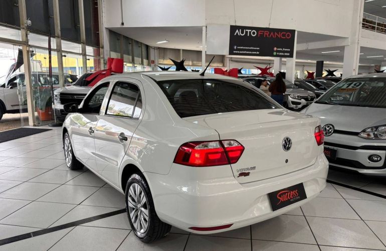 Volkswagen Voyage 1.0 12v MPi Totalflex - Foto #4