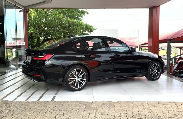 BMW 320i Sport - Foto #4