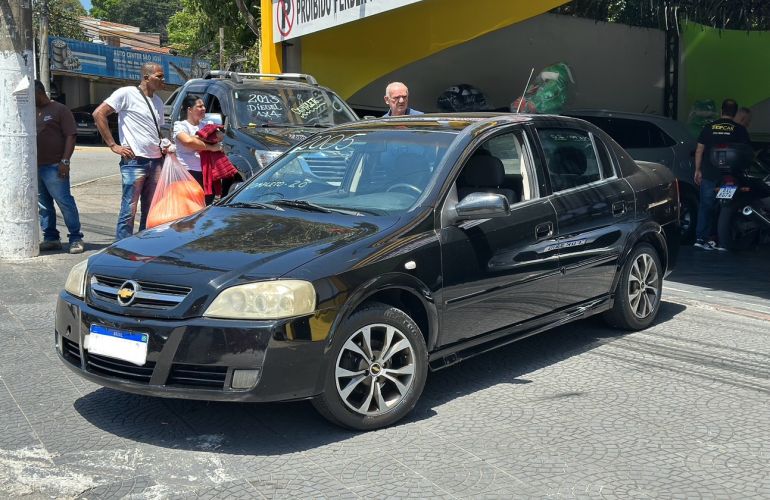 Chevrolet Astra 2.0 MPFi Comfort Sedan 8V Multipower - Foto #1