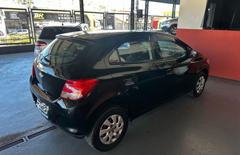 Chevrolet Onix 1.0 MPFi LT 8v - Foto #4