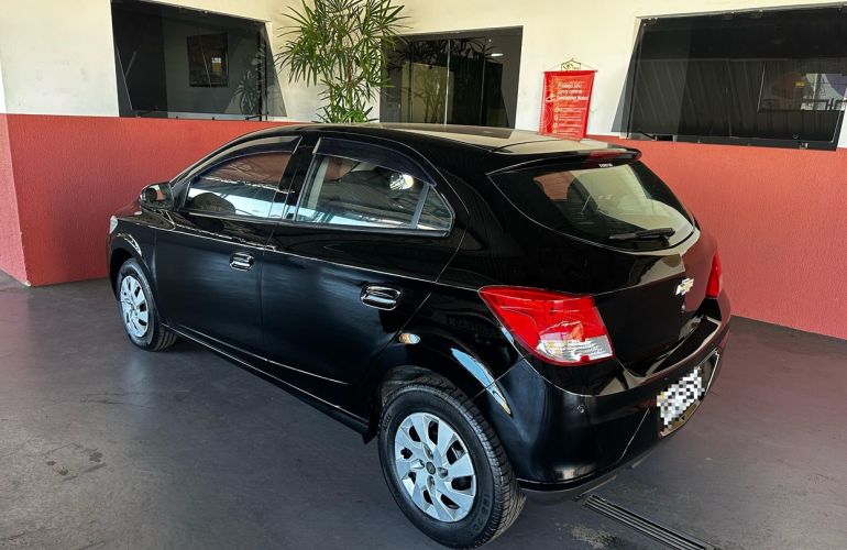 Chevrolet Onix 1.0 MPFi LT 8v - Foto #6