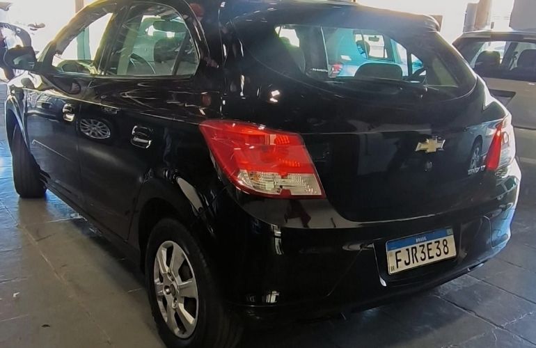 Chevrolet Onix 1.0 MPFi LT 8v - Foto #4