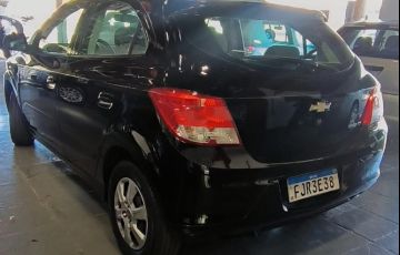Chevrolet Onix 1.0 MPFi LT 8v - Foto #4