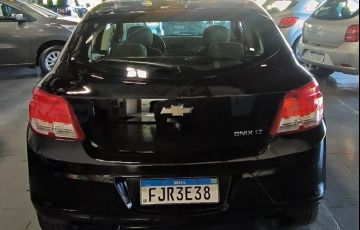 Chevrolet Onix 1.0 MPFi LT 8v - Foto #5
