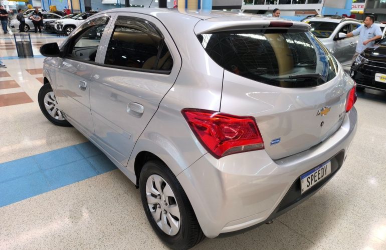 Chevrolet Onix 1.0 MPFi LT 8v - Foto #6