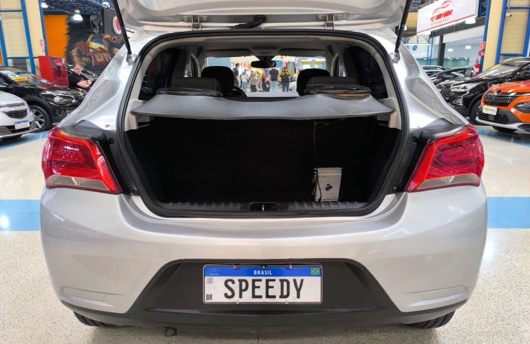 Chevrolet Onix 1.0 MPFi LT 8v - Foto #9