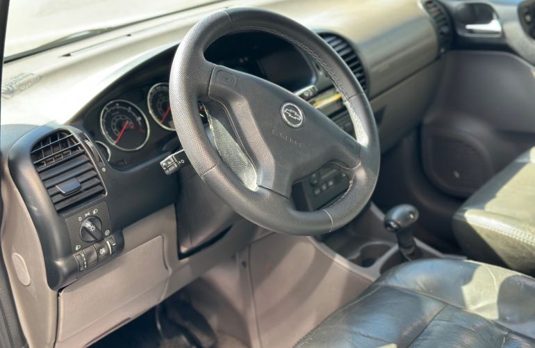 Chevrolet Zafira 2.0 MPFi Expression 8v - Foto #7