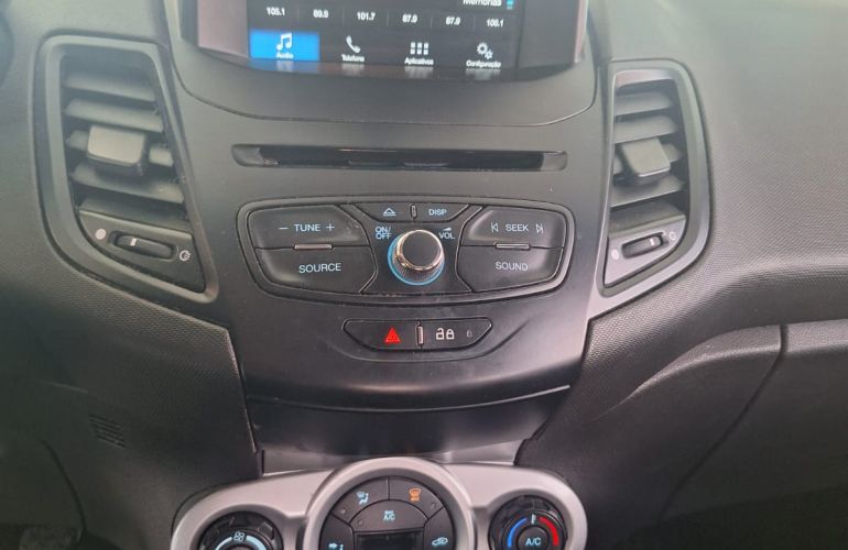 Ford New Fiesta SE Style 1.6 16V - Foto #3