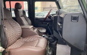 Land Rover Defender 2.4 130 4x4 Turbo - Foto #6
