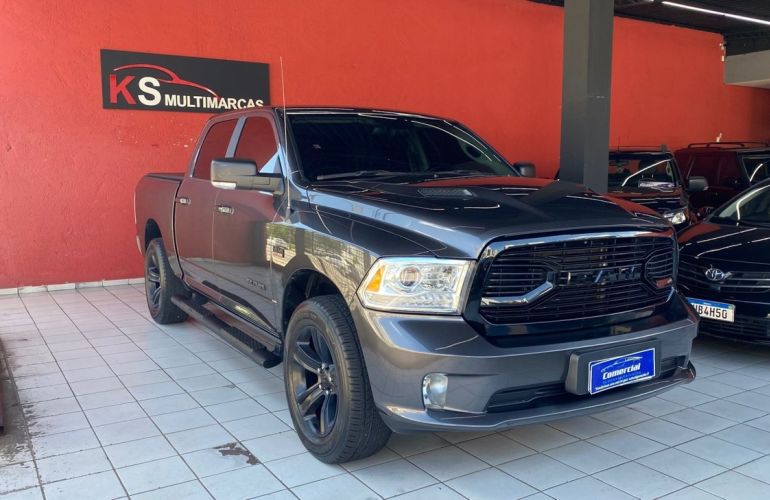RAM Classic 5.7 V8 Laramie CD 4x4 - Foto #2