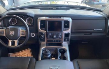 RAM Classic 5.7 V8 Laramie CD 4x4 - Foto #4