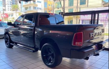 RAM Classic 5.7 V8 Laramie CD 4x4 - Foto #8