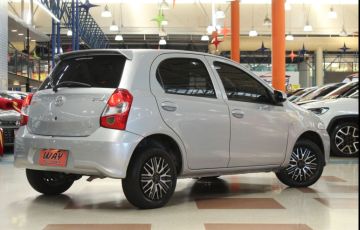 Toyota Etios 1.3 X 16v - Foto #2