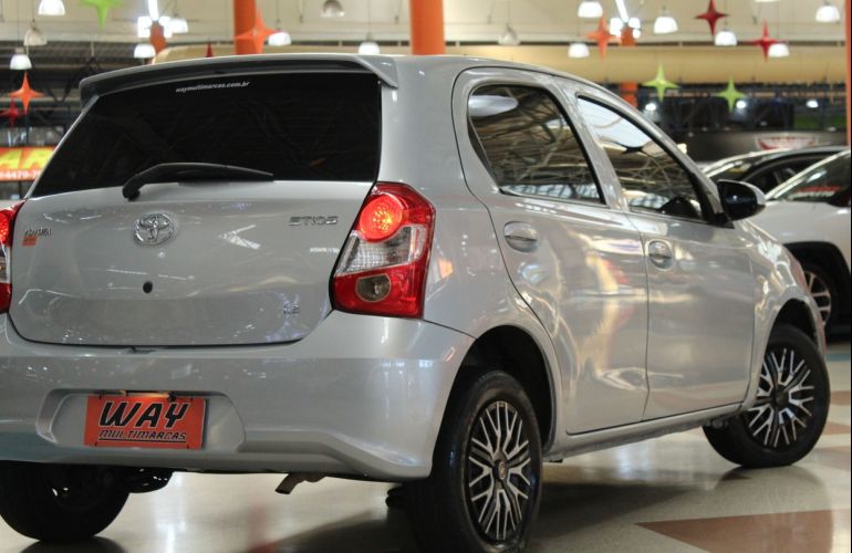 Toyota Etios 1.3 X 16v - Foto #6